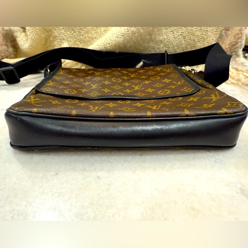 Louis Vuitton Monogram Messenger Bag in Brown and Black - Picture 10 of 16